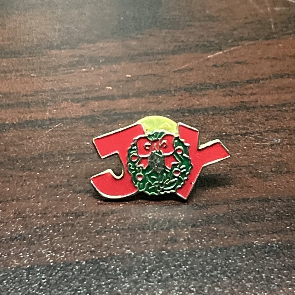 Joy Christmas Wreath Holiday Lapel Hat Pin